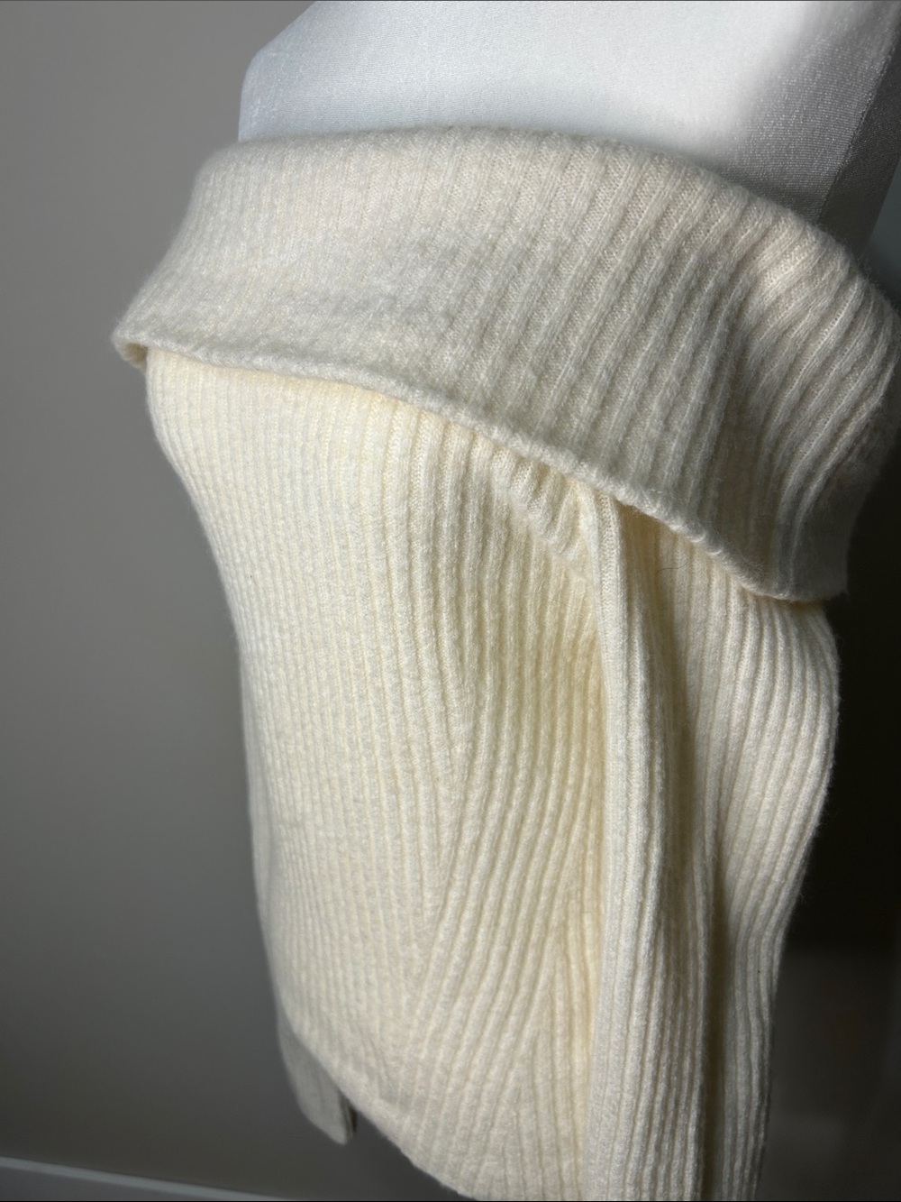 H&M Cream Off-Shoulder Ribbed Knit Pullover - Picture 2 of 3
